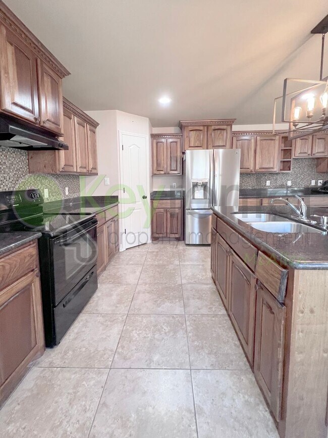 Building Photo - Beautiful 3b /2 bath home in Edinburg