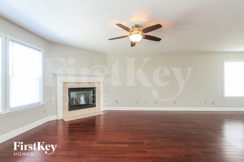 Building Photo - 6632 Sonesta Dr