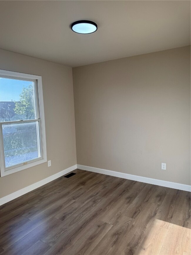 Building Photo - 501 Wideman Dr