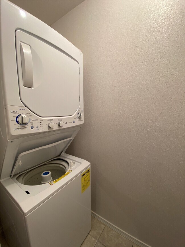 Building Photo - 14777 Wunderlich Dr