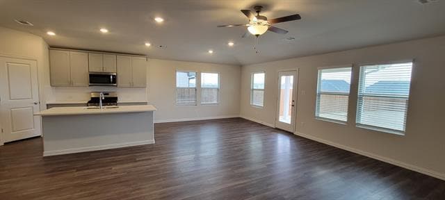 Building Photo - 2633 Oneida Ln