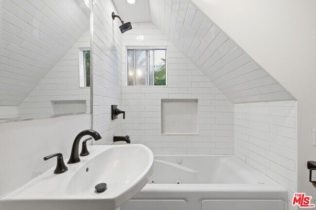 Building Photo - 641 N Martel Ave