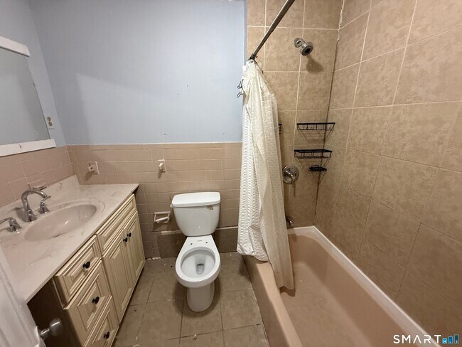 Building Photo - 240 Madison Ave