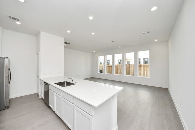 Building Photo - 2205 Via Cami Ln