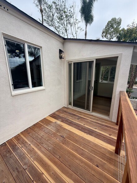 Building Photo - 4395 Aragon Way