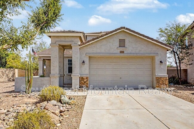 Building Photo - 44967 Sage Brush Dr