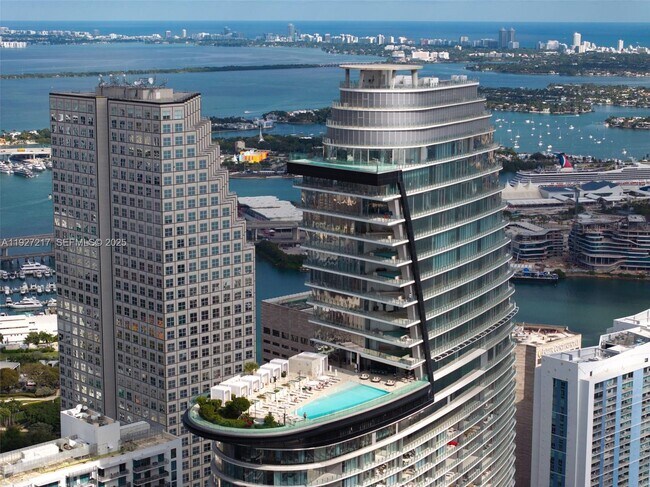 Building Photo - 300 Biscayne Blvd Way