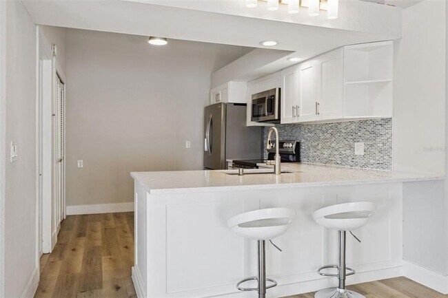 Building Photo - 7301 Spring Villas Cir