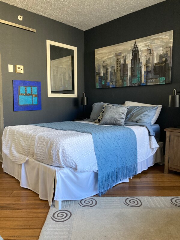 Building Photo - 470 3rd St S