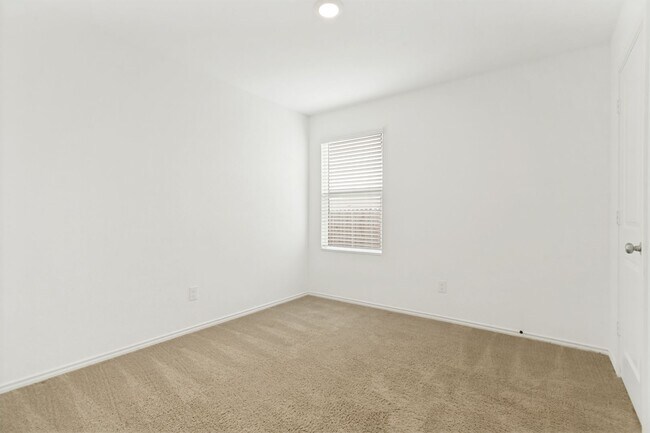 Building Photo - Modern 4-Bedroom Home Near Lackland AFB