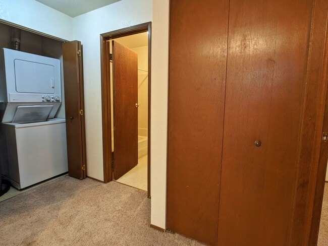 Building Photo - 2 Bed/2 Bath Spaulding Beach Condo