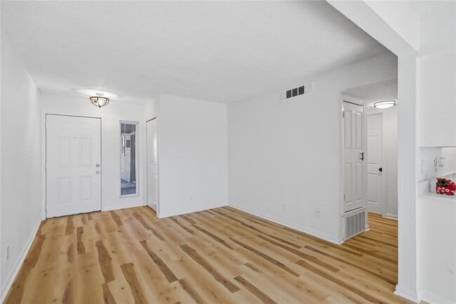 Building Photo - 2705 Windswept Cove