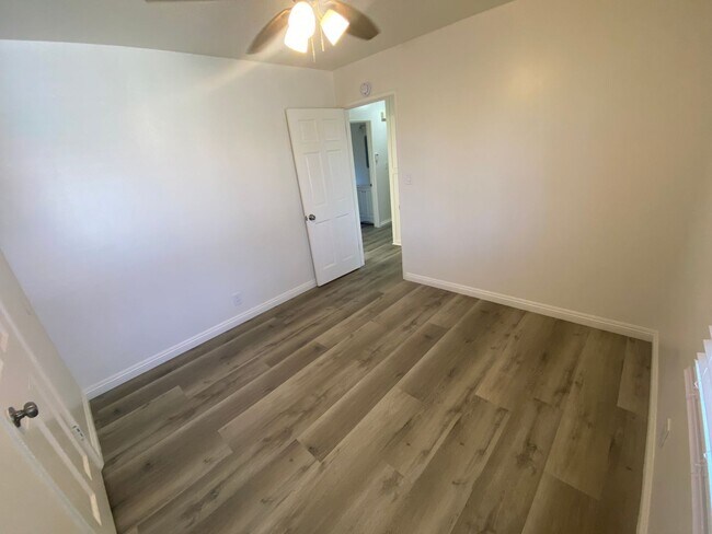 Building Photo - 3-Bed, 1-Bath Home, + Bonus Room/Office .....
