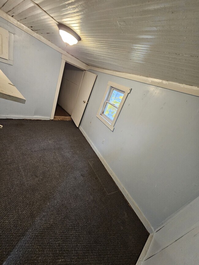 Building Photo - 644 N Howard St