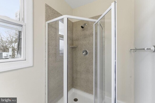 Building Photo - 1362 Irving St NW