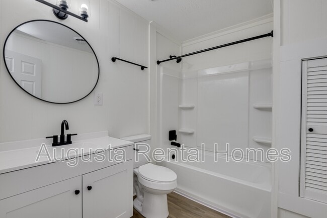 Building Photo - 3110 Arcadia Dr