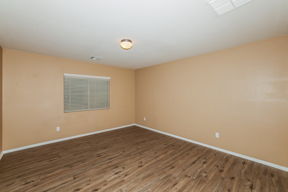 Building Photo - 9427 W Monte Vista Rd
