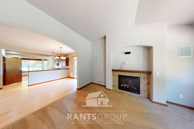 Building Photo - Beautiful Home in Hawks Prairie