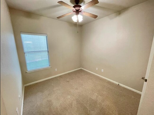 Building Photo - 1118 Boxwood Loop