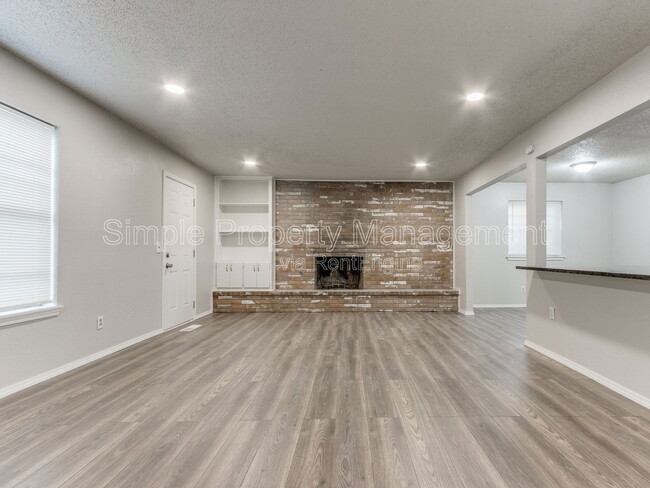 Building Photo - 8508 Candlewood Dr