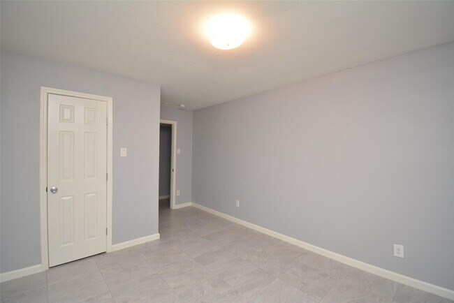 Building Photo - 12633 Memorial Dr