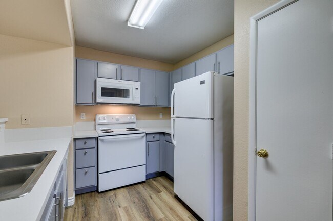 Building Photo - 2300 E Silverado Ranch Blvd