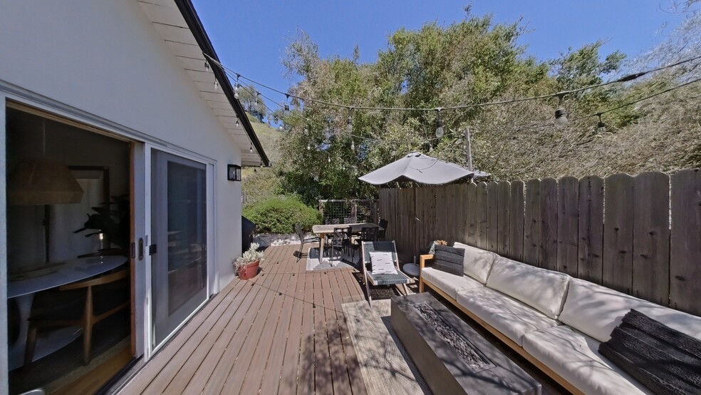 Deck - 1720 1/2 Calle Poniente