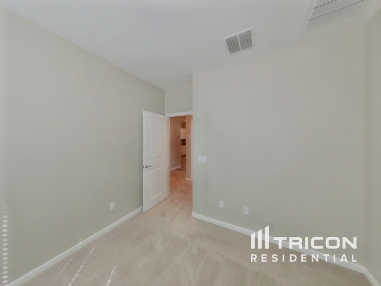 Building Photo - 12337 W Glenn Dr