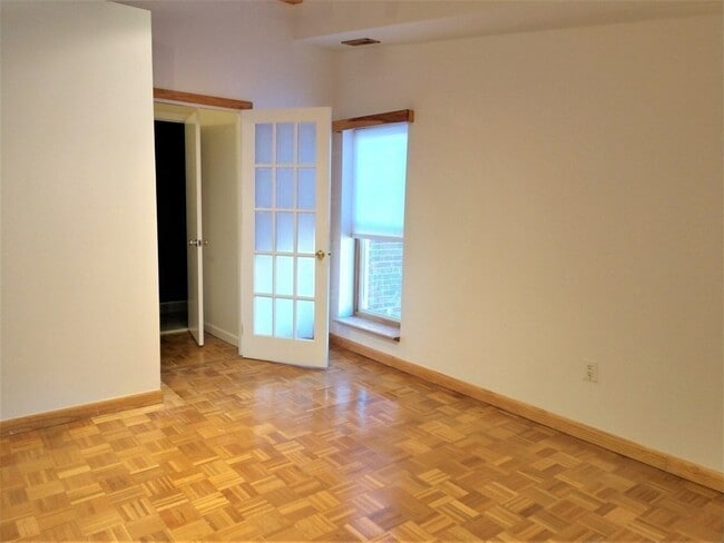 Building Photo - 20 Broadlawn Dr