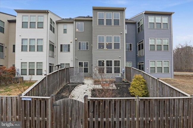 Building Photo - 33 Forge Mill Rd