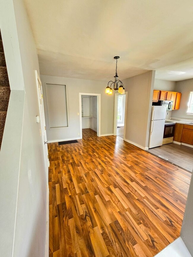 Building Photo - Charming 5 Bedroom Home in Aledo with Mode...