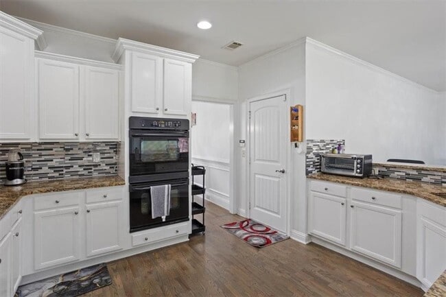 Building Photo - 265 Lily Cove Dr