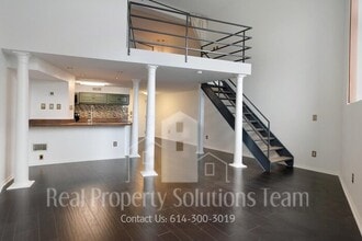 Building Photo - Downtown Condo!