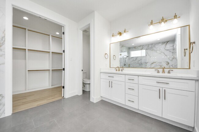 Building Photo - 3508 Omega St