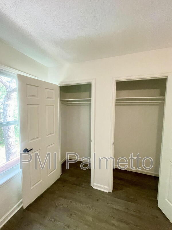 Building Photo - 138 Villa Ct