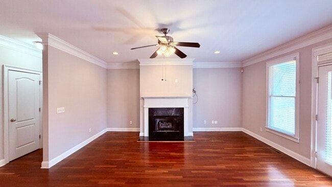 Building Photo - Perfect West Midtown Location! 4 Bedroom Townhouse, Granite, Hardwood Floors