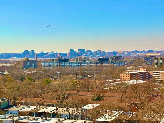 Building Photo - MOVE -IN SPECIAL-FREE RENT! Luxury 2 Bedroom, 2.5 bath Avidian Condo in Navy Yard with Parking.