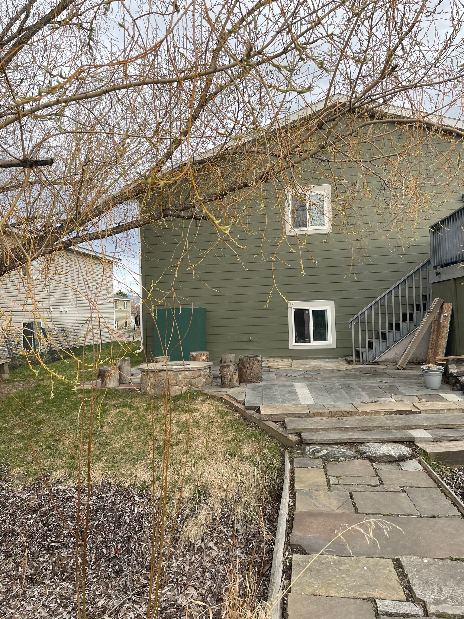 Building Photo - 209 9th St