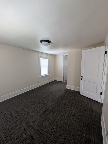 Primary Bedroom - 2214 Hamilton Rd