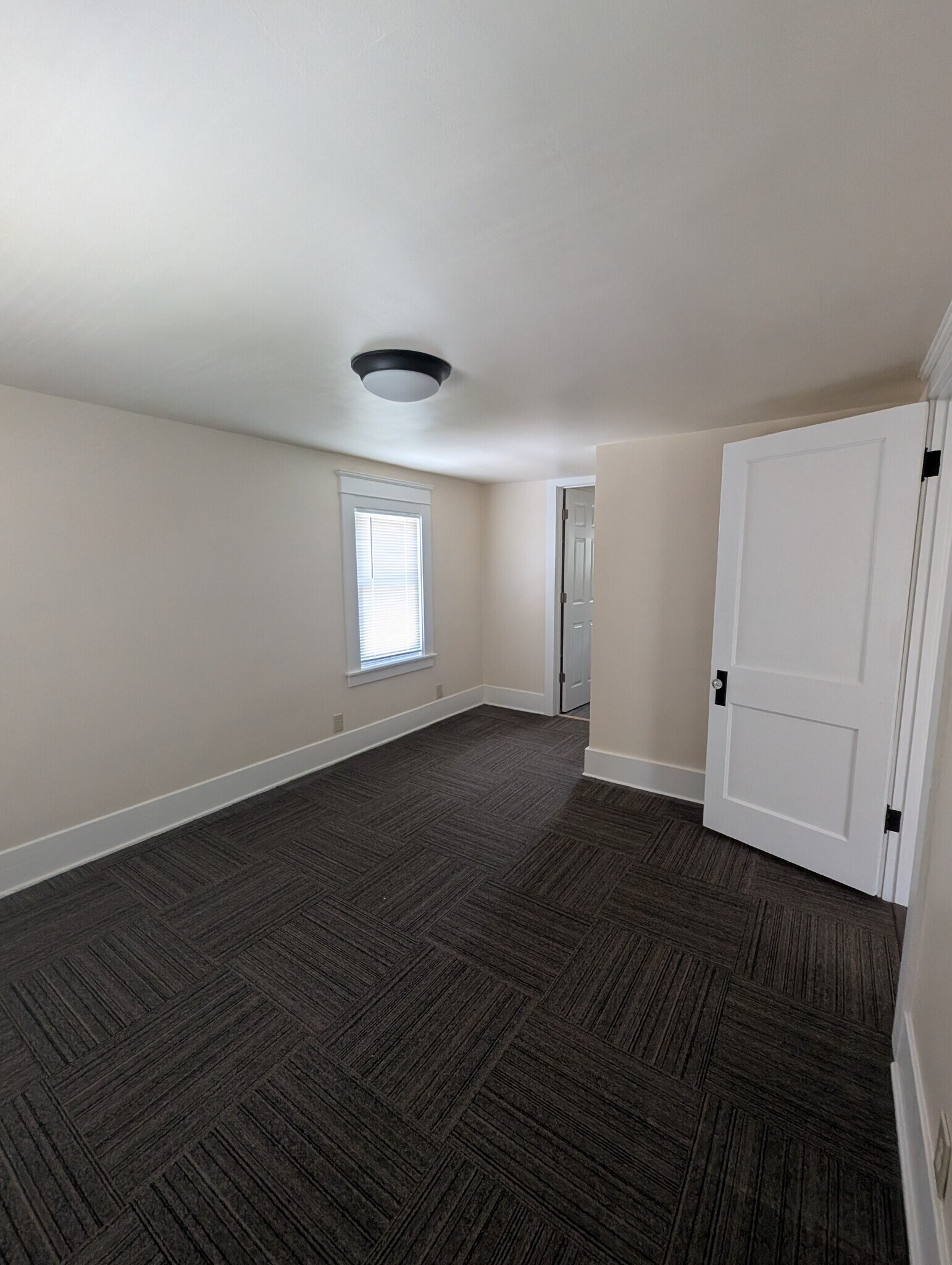 Primary Bedroom - 2214 Hamilton Rd
