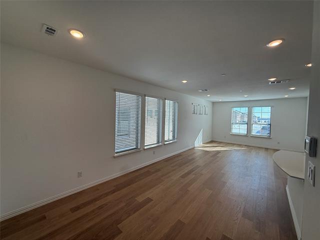 Building Photo - 724 4th St