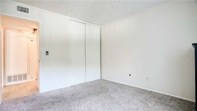 Building Photo - 1101 W MacArthur Blvd