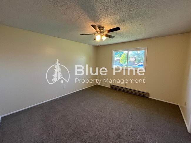 Building Photo - 450 Crimson Dr