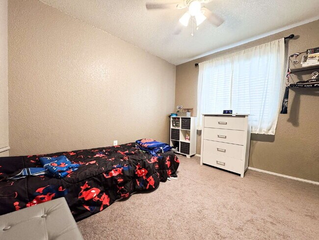 Building Photo - “Spacious 4-Bedroom, 2-Bath Home with Solar Panels in Yuma”