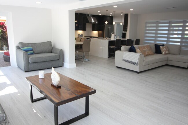 Building Photo - 2548 SE 14th St