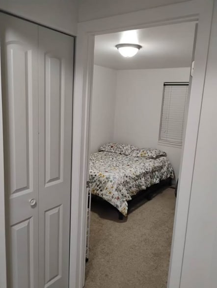 Building Photo - 230 E Center St