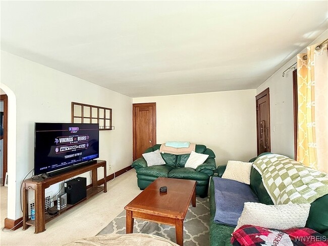 Building Photo - 245 Hamilton Dr