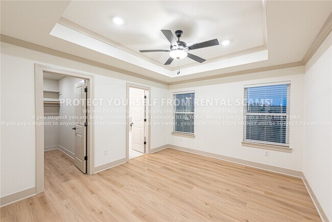 Building Photo - 4173 W Barhem Dr
