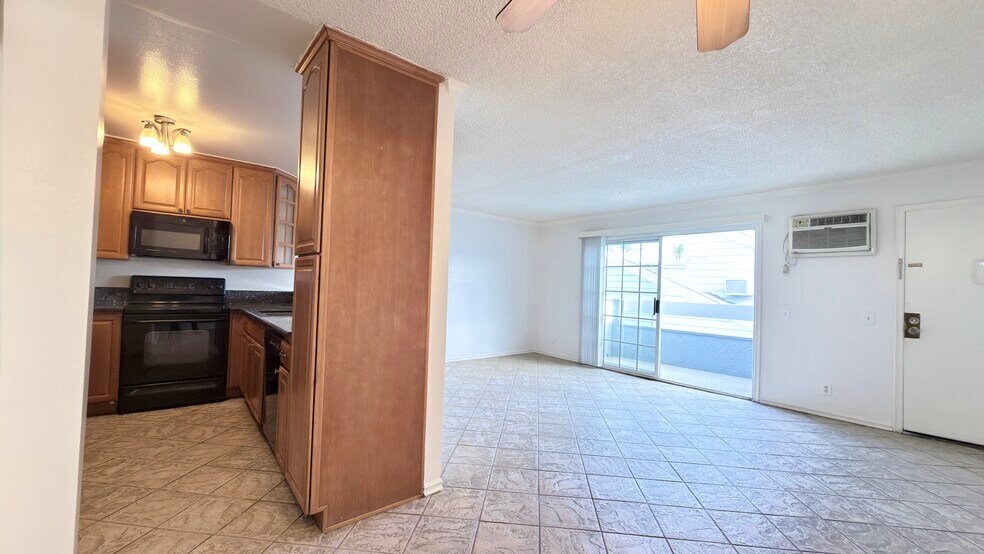 Building Photo - 20930 Parthenia St