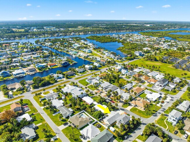 Building Photo - "Cozy & Efficient 1-Bedroom Retreat Steps from Flagler Beach!"